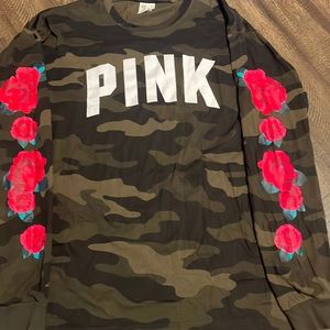 Color camo , brand pink